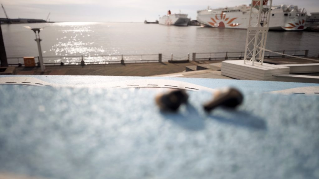 ワイヤレスイヤホン